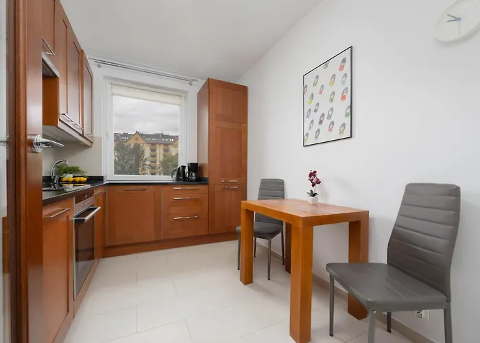 Wooden Bellottiego With Parking By Renters وارسو