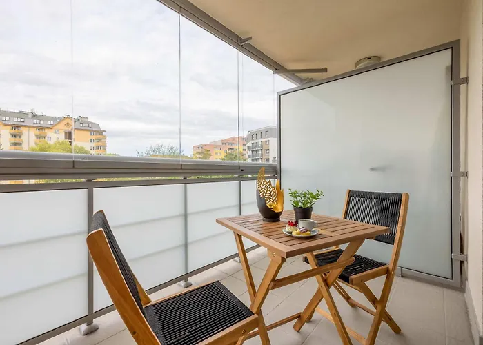 Wooden Bellottiego With Parking By Renters *