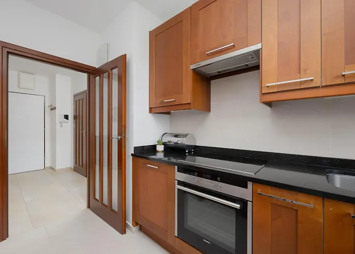 Wooden Bellottiego With Parking By Renters وارسو