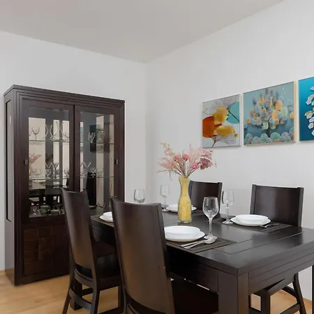 Wooden Bellottiego With Parking By Renters Apartamento Varsovia