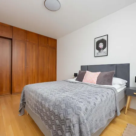 Wooden Bellottiego With Parking By Renters Varsovia
