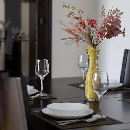 Wooden Bellottiego With Parking By Renters Apartamento